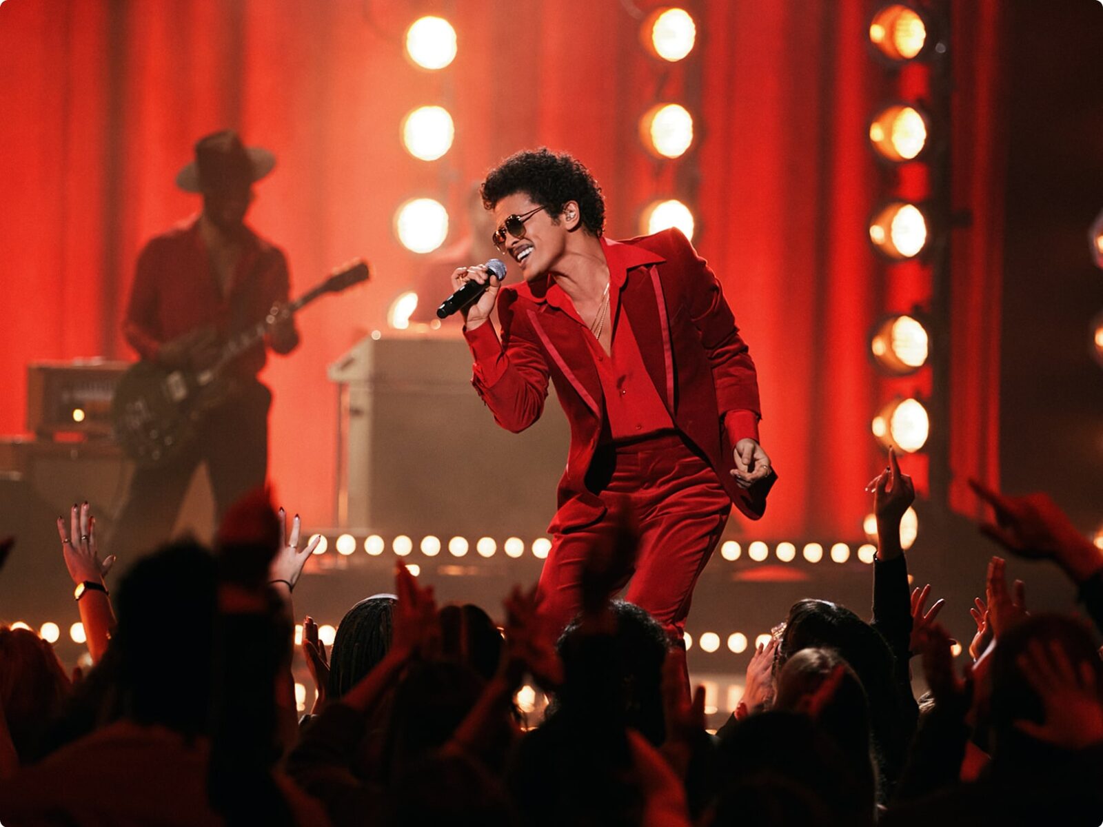 Silk Sonic, 2021 AMAs