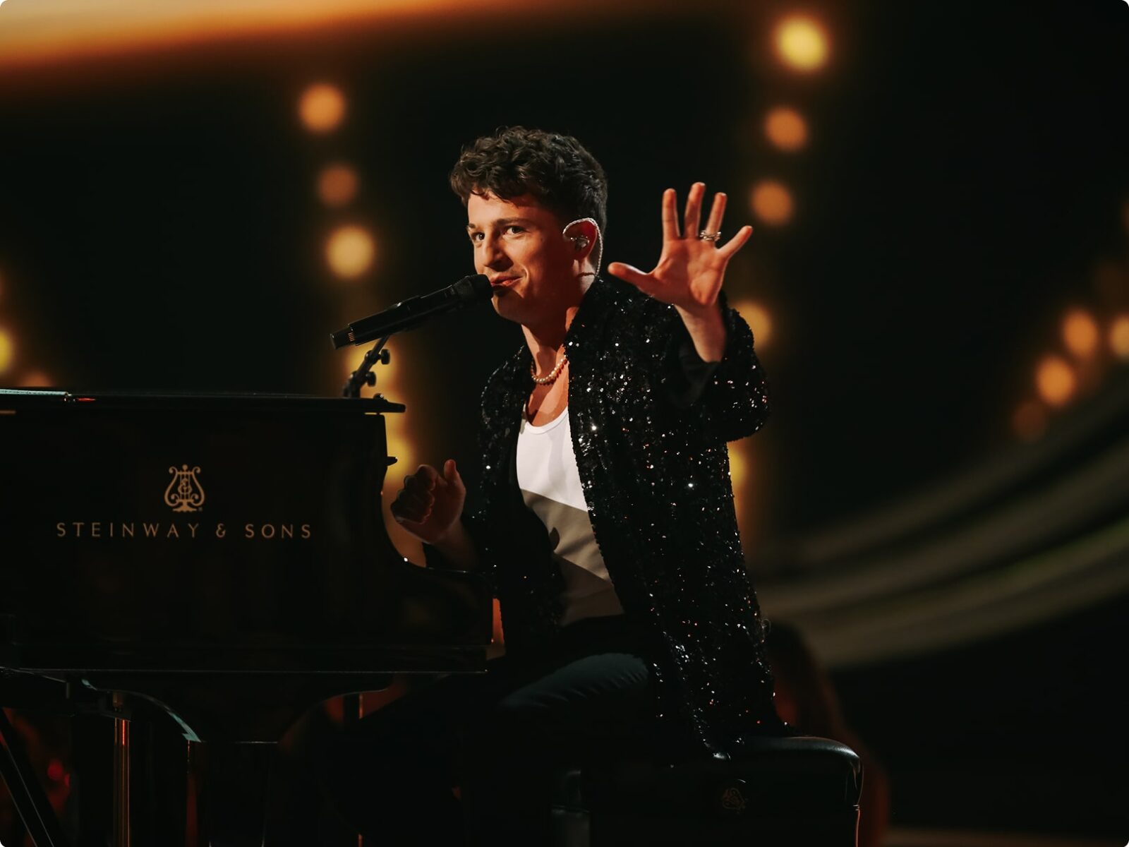 Charlie Puth, 2022 AMAs