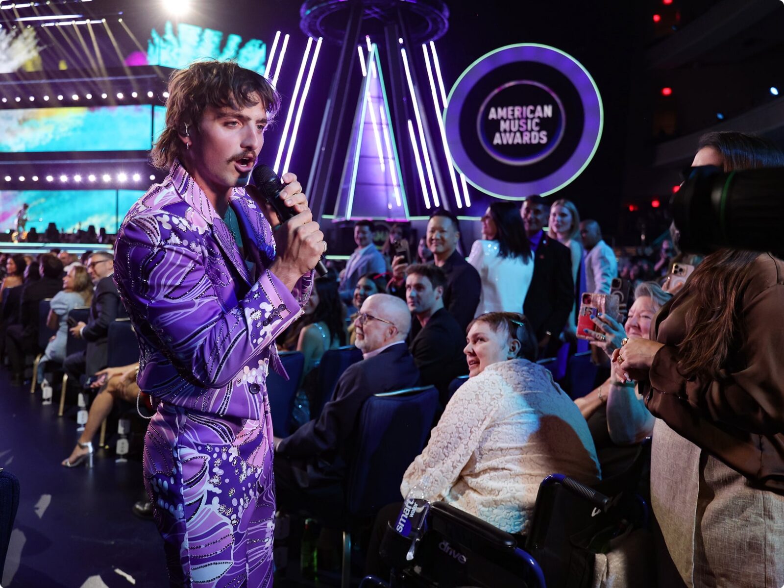 Benson Boone, 2025 AMAs