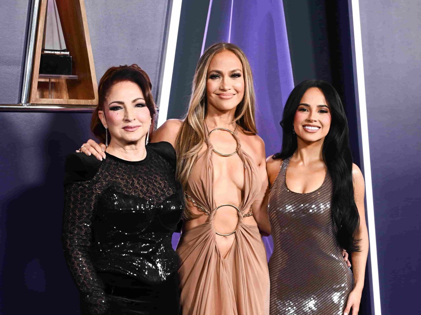 Gloria Estefan, Jennifer Lopez & Becky G, 2025 AMAs